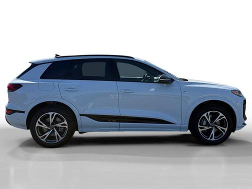 Glacier White Metallic 2027 Audi Q6 e-tron Premium Plus