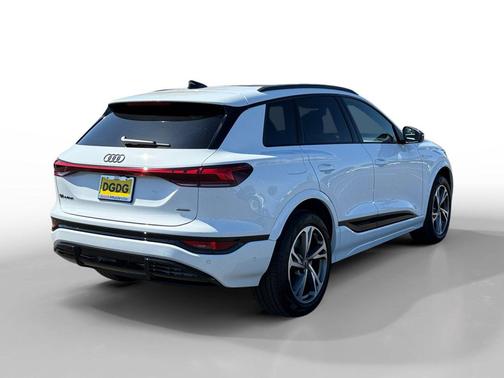 Glacier White Metallic 2027 Audi Q6 e-tron Premium Plus