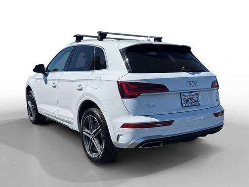 Arkona White 2024 Audi Q5 e 55 S line Premium Plus