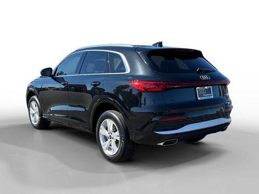 2025 Audi Q5 Premium