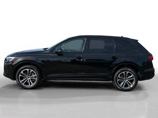Mythos Black Metallic 2026 Audi Q7 45 Premium