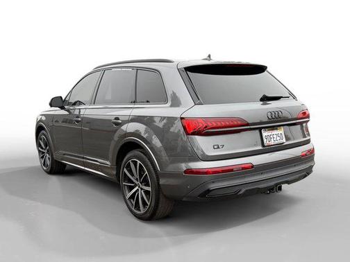 2023 Audi Q7 55 Premium Plus