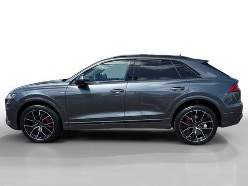 Daytona Gray Pearl Effect 2023 Audi Q8 55 Premium Plus