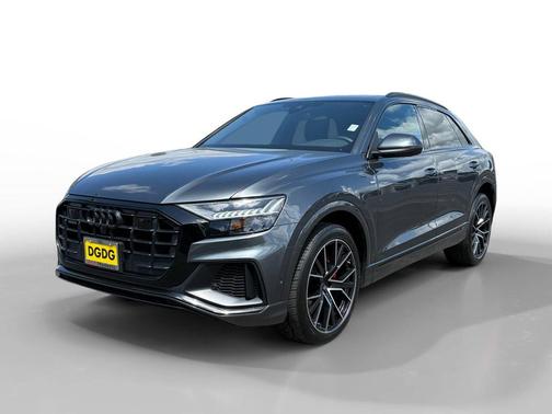 Daytona Gray Pearl Effect 2023 Audi Q8 55 Premium Plus