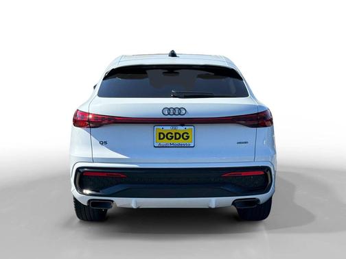 Glacier White Metallic 2026 Audi Q5 Sportback Premium Plus TFSI quattro S tronic