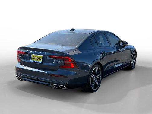 Denim Blue Metallic 2021 Volvo S60 T6 R-Design