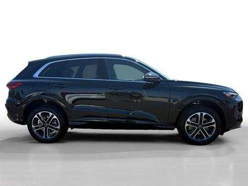 2025 Audi Q5 Premium