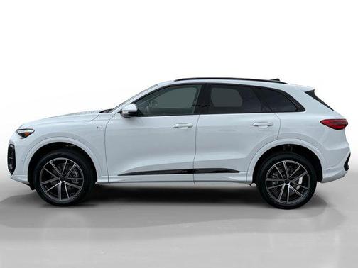 Arkona White 2026 Audi Q5 Premium Plus TFSI quattro S tronic