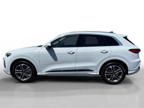 Glacier White Metallic 2026 Audi Q5 Prestige TFSI quattro S tronic