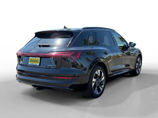 2022 Audi e-tron Premium