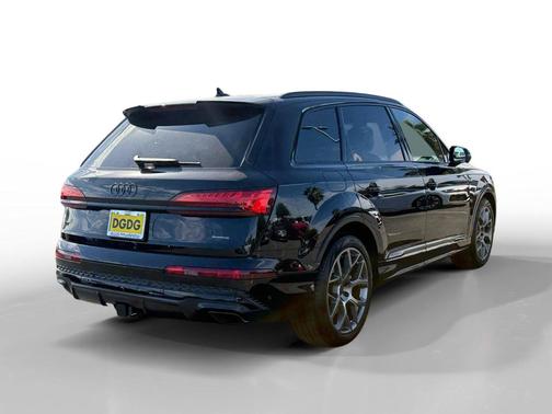 Mythos Black Metallic 2026 Audi Q7 55 Premium Plus