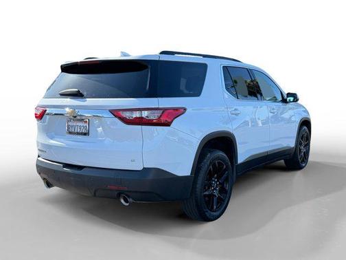 Summit White 2021 Chevrolet Traverse LT Cloth