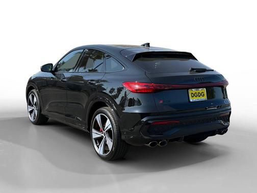 Mythos Black Metallic 2026 Audi SQ5 3.0T Premium Plus