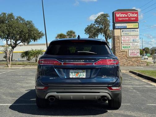 Midnight Sapphire Metallic 2015 Lincoln MKC Base