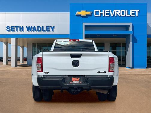 2023 RAM 3500 Tradesman Crew Cab 4x4 8' Box