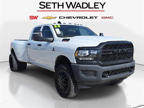 2023 RAM 3500 Tradesman Crew Cab 4x4 8' Box