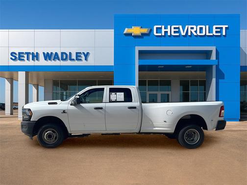2023 RAM 3500 Tradesman Crew Cab 4x4 8' Box