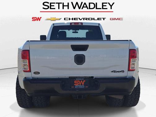 2023 RAM 3500 Tradesman Crew Cab 4x4 8' Box