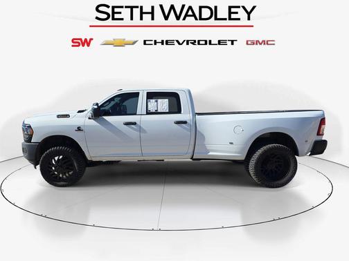 2023 RAM 3500 Tradesman Crew Cab 4x4 8' Box