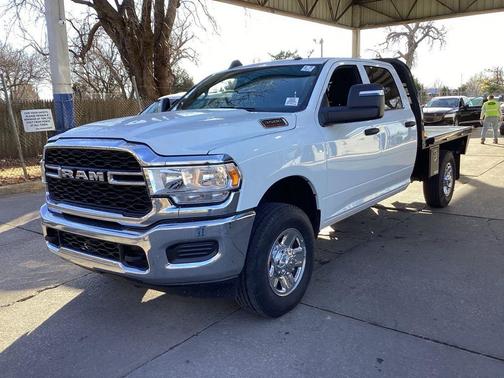 2024 RAM 3500 Tradesman Crew Cab 4x4 8' Box