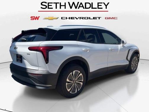 Summit White 2025 Chevrolet Blazer EV eAWD LT