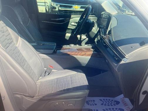 Crystal White Tricoat 2022 Cadillac Escalade Premium Luxury Platinum