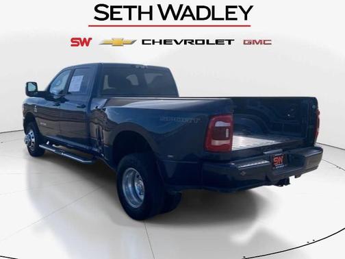 2024 RAM 3500 Big Horn Crew Cab 4x4 8' Box