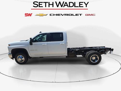 Summit White 2026 Chevrolet Silverado 3500 LT