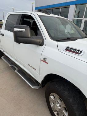 Bright White Clearcoat 2024 RAM 2500 Big Horn Crew Cab 4x4 6'4' Box