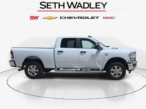Bright White Clearcoat 2024 RAM 2500 Big Horn Crew Cab 4x4 6'4' Box