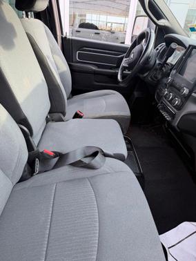 Bright White Clearcoat 2024 RAM 2500 Big Horn Crew Cab 4x4 6'4' Box