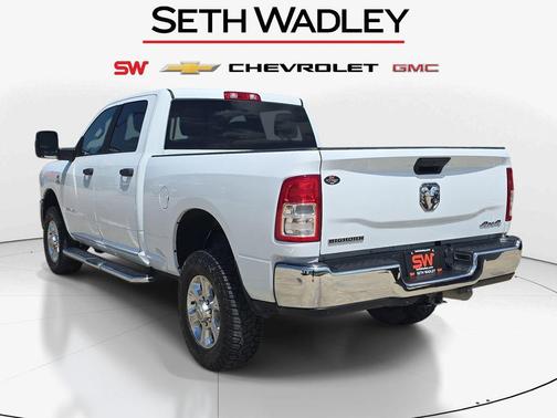 Bright White Clearcoat 2024 RAM 2500 Big Horn Crew Cab 4x4 6'4' Box