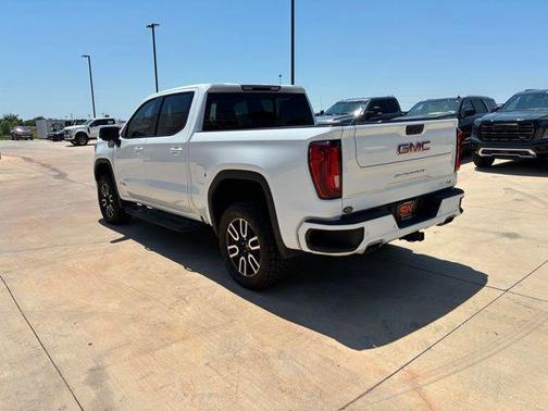 Summit White 2024 GMC Sierra 1500 AT4