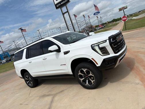 2025 GMC Yukon XL 4WD AT4