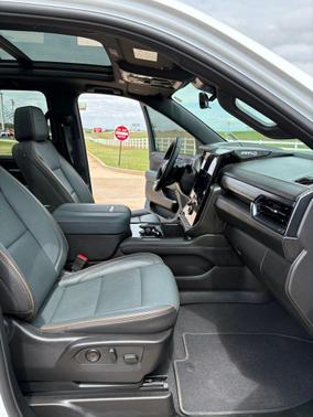 2025 GMC Yukon XL 4WD AT4