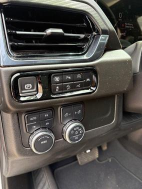 2025 GMC Yukon XL 4WD AT4