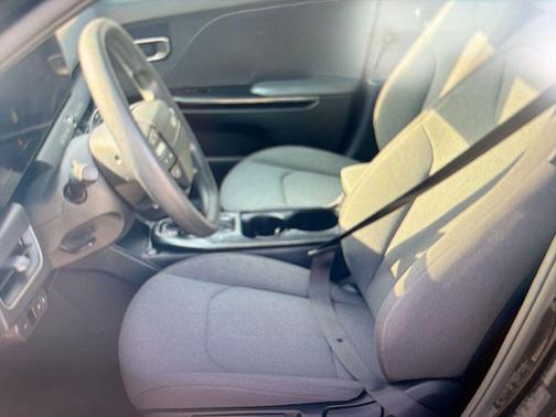 Aurora Black Pearl 2025 Kia K4 LXS