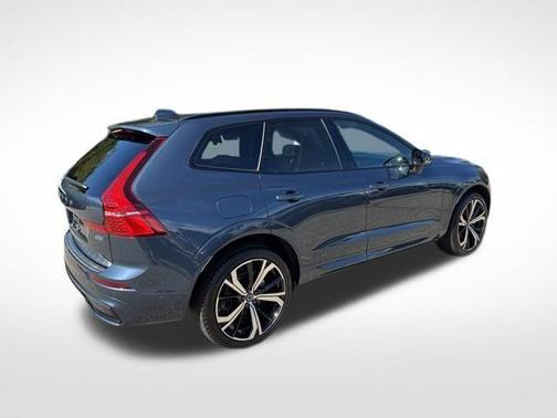 2025 Volvo XC60 B5 Ultra