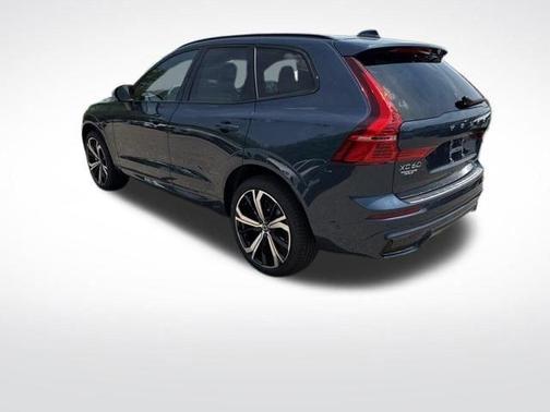 2025 Volvo XC60 B5 Ultra