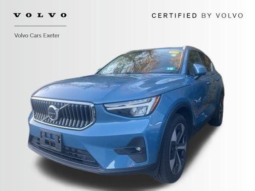2023 Volvo XC40 B5 Plus Bright Theme