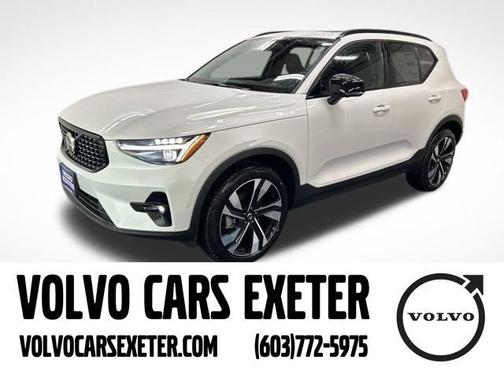 2025 Volvo XC40 B5 Plus Dark Theme