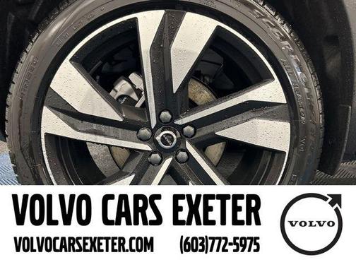 2025 Volvo XC40 B5 Plus Dark Theme
