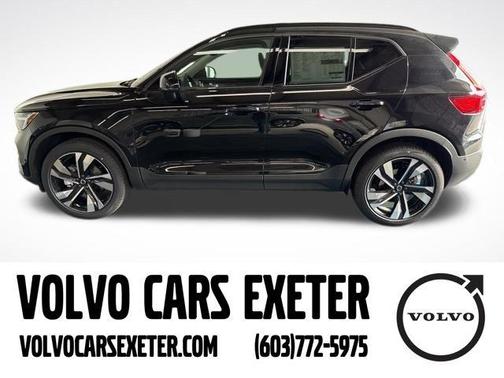 2025 Volvo XC40 B5 Ultra Dark Theme