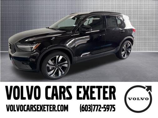 2025 Volvo XC40 B5 Ultra Dark Theme