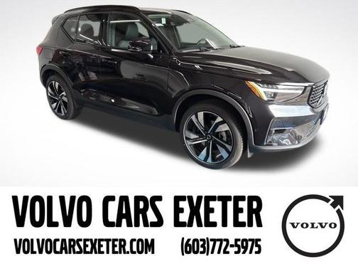 2025 Volvo XC40 B5 Ultra Dark Theme