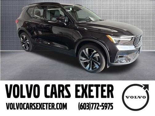 2025 Volvo XC40 B5 Ultra Dark Theme