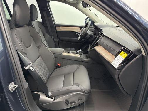 2026 Volvo XC90 Plug-In Hybrid T8 Plus 6-Seater