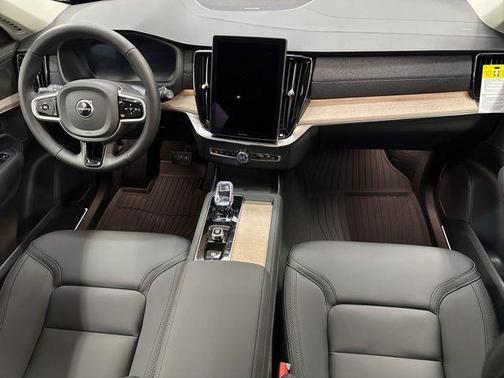 2026 Volvo XC90 Plug-In Hybrid T8 Plus 6-Seater