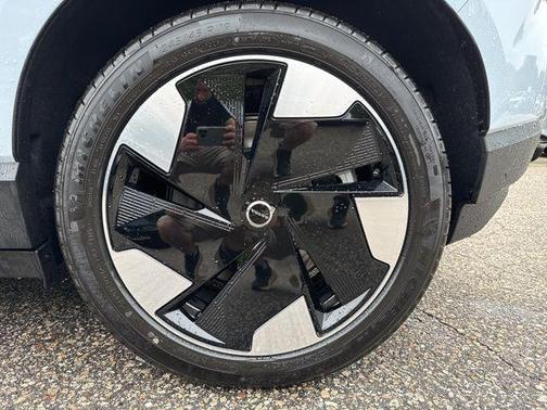 2025 Volvo EX30 Twin Motor Plus