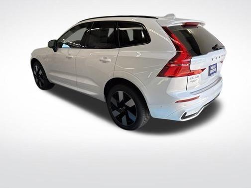 2025 Volvo XC60 Plug-In Hybrid T8 Plus